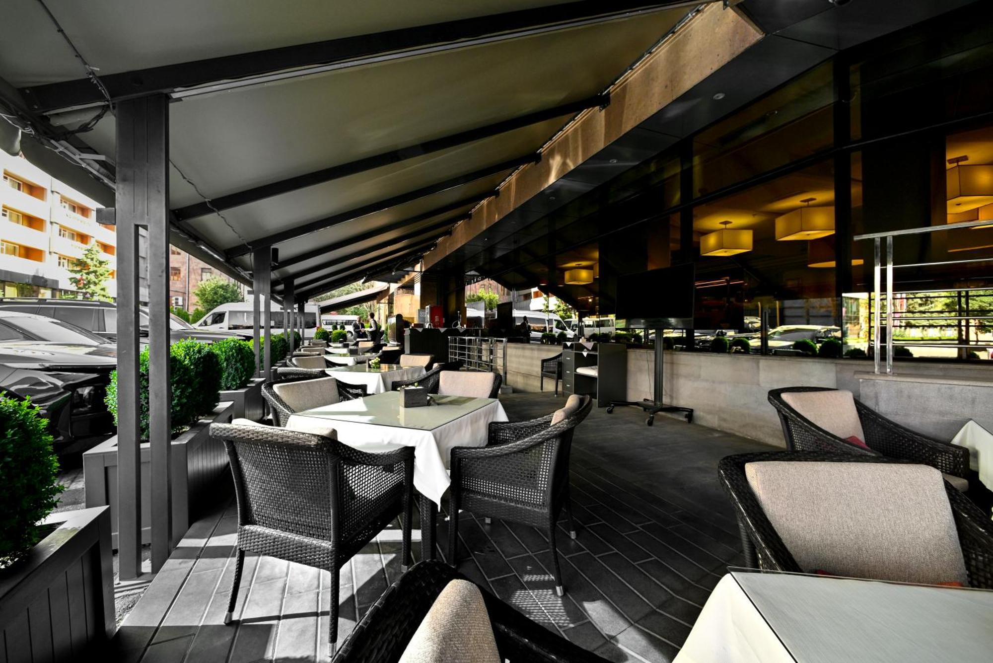 Yerevan Place Hotel Exterior foto