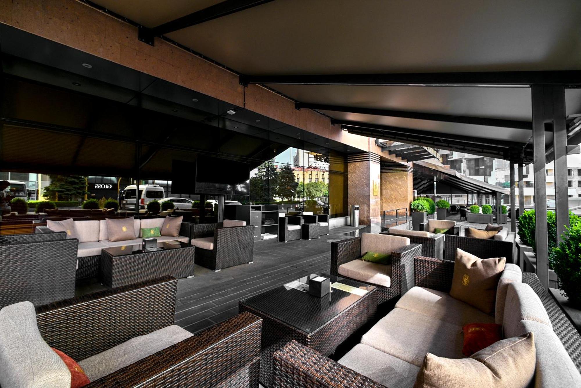Yerevan Place Hotel Exterior foto